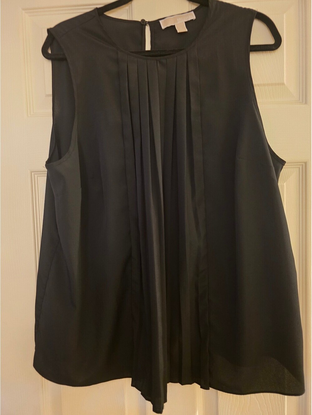 EUC Michael Kors Black Sleeveless Pleated Blouse Size XL